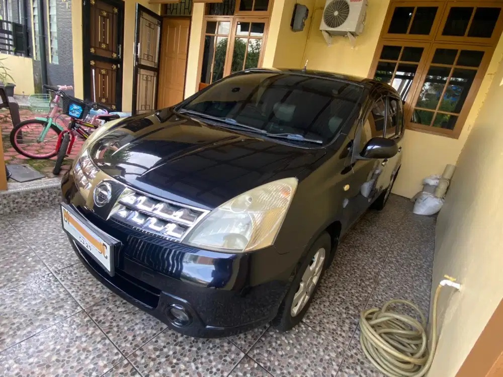 Nissan Grand livina 2010 Bensin