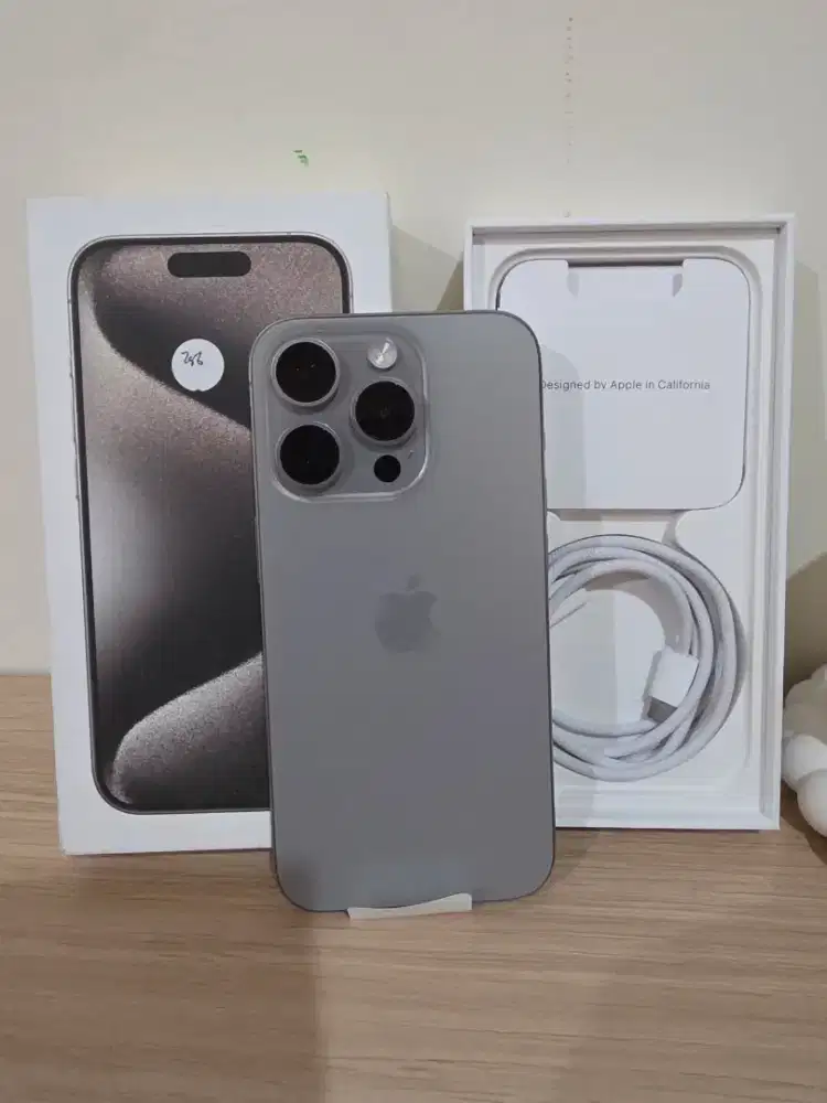 iPhone 15 Pro 256 gb, Natural Titanium, ex-Resmi