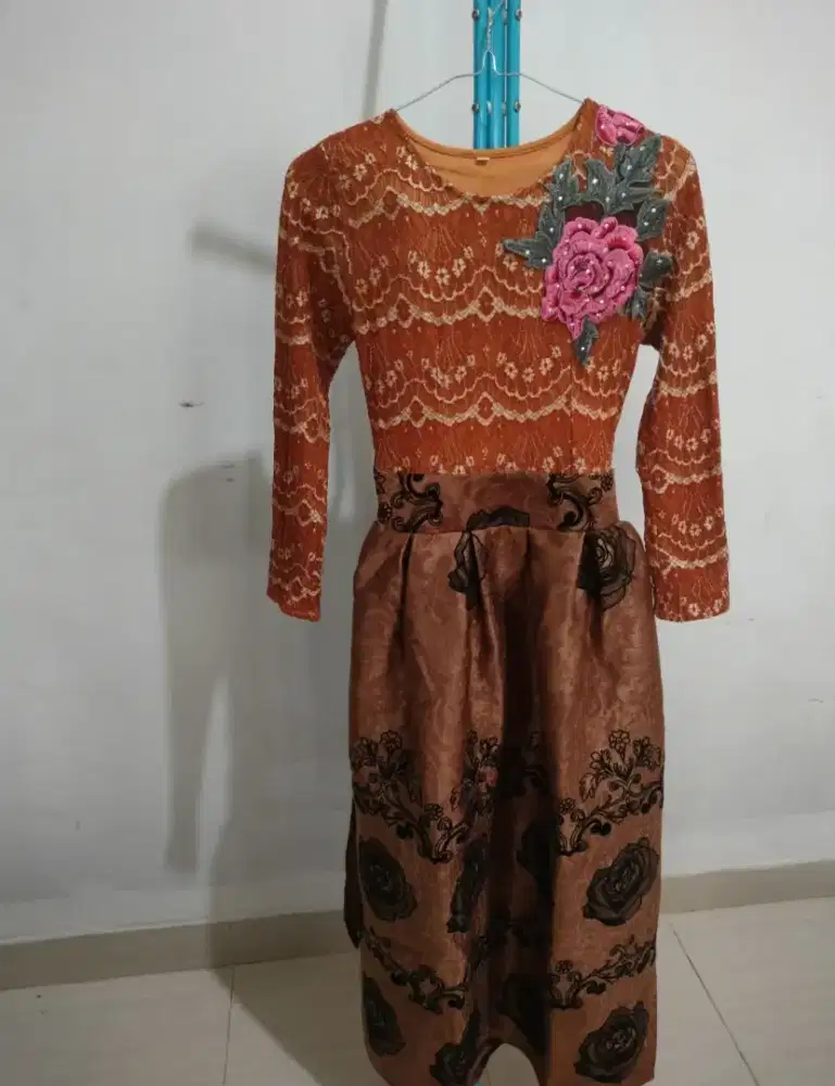 Dress Gratis masih seperti baru