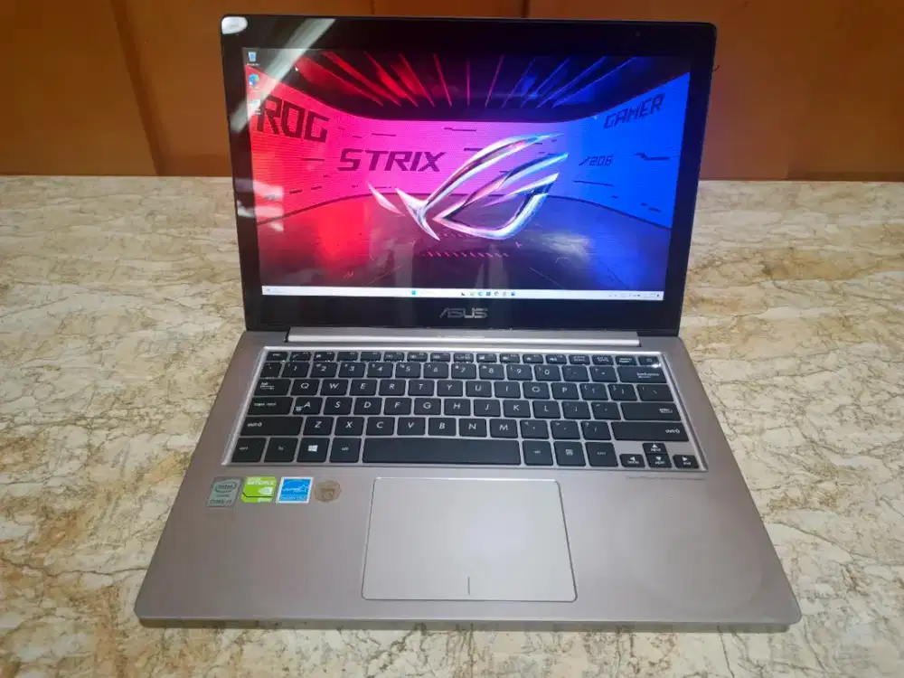 Asus Zenbook Core i7 Ram 12gb SSD Dual Vga Layar touch 3k