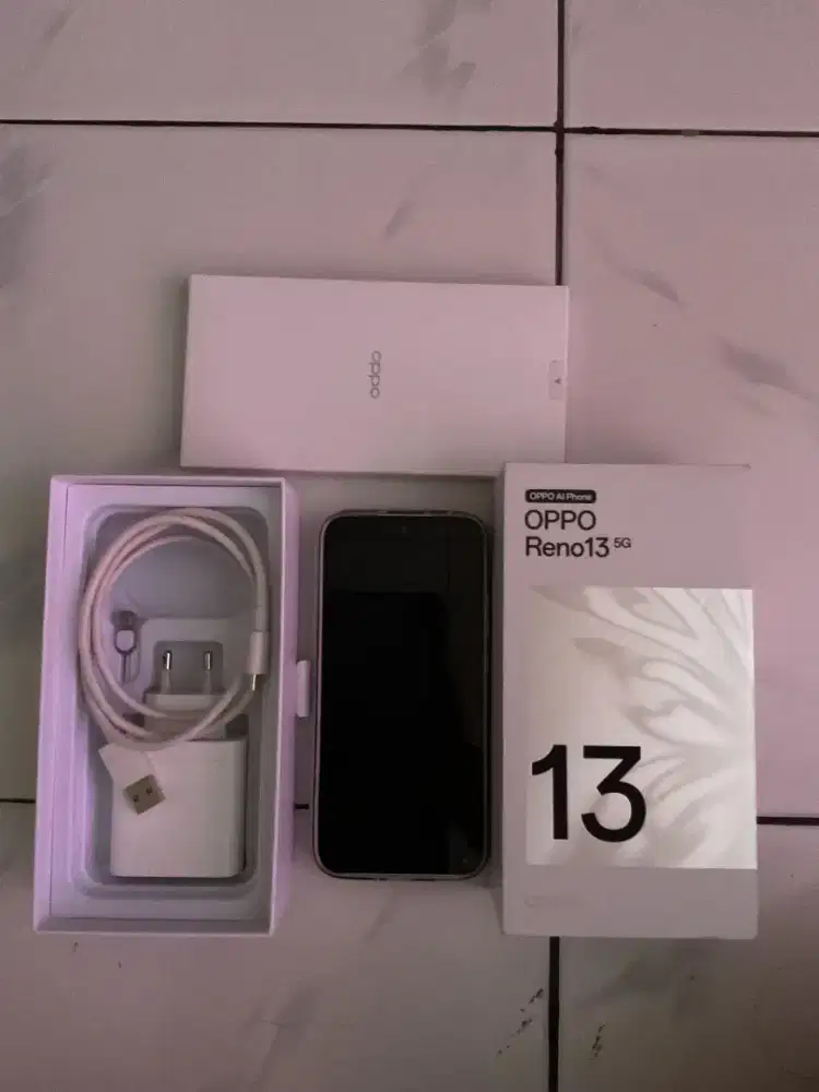 OPPO RENO 13 5G 12/256 GB WHITE LIKE NEW MULUS SET GARANSI MASIH ADA