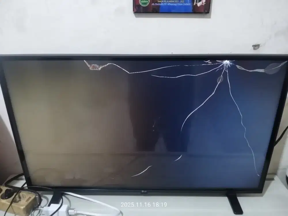 Jual tv LED Merk LG smart tv 33 inch