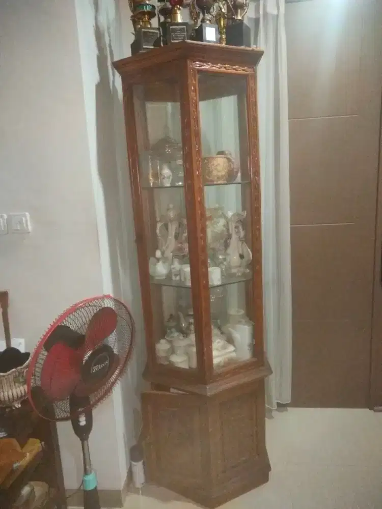 Jual lemari kaca kayu jati antik