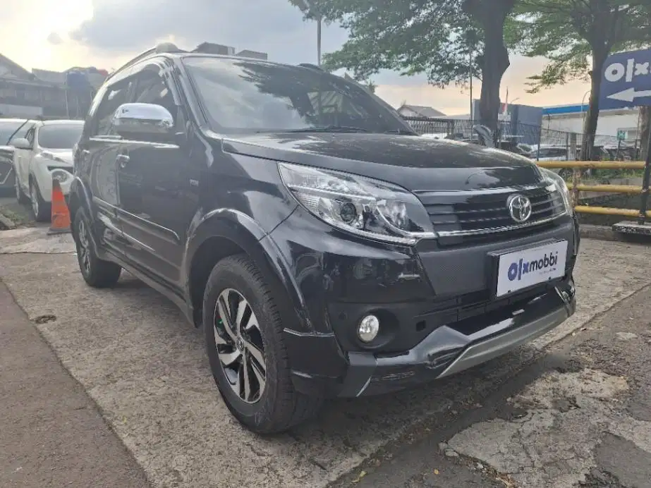 DP MURAH Toyota Rush 1.5 TRD Sportivo Bensin-MT 2016 Hitam CMURB