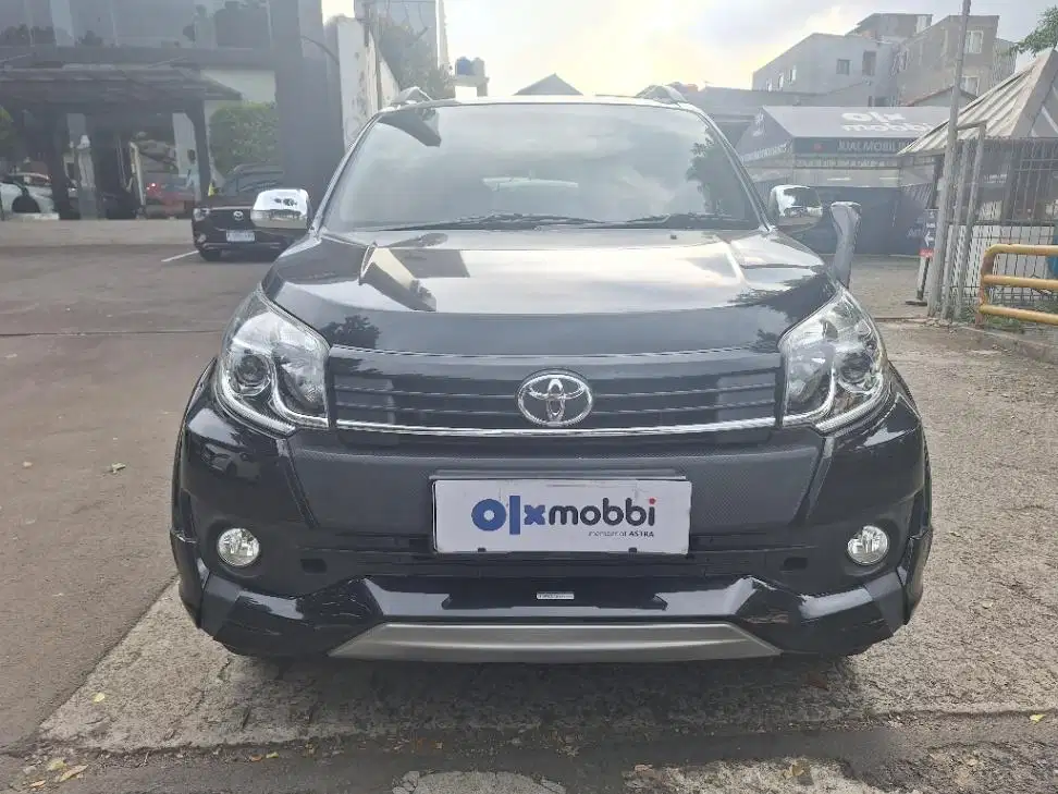 DP MURAH Toyota Rush 1.5 TRD Sportivo Bensin-MT 2016 Hitam CMURB