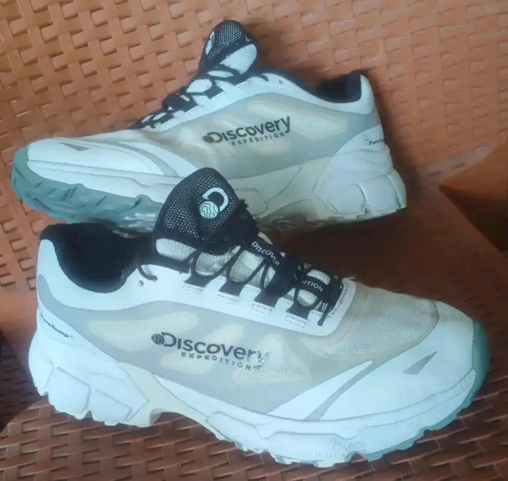Sepatu Discovery Size 39