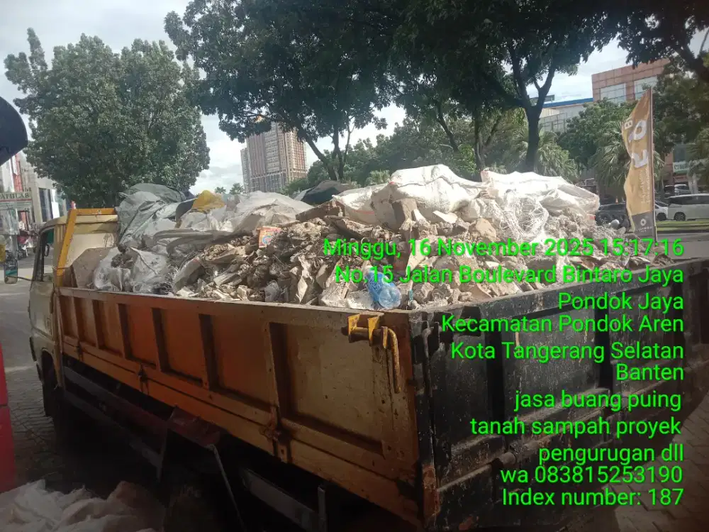 Tukang buang puing sampah dll