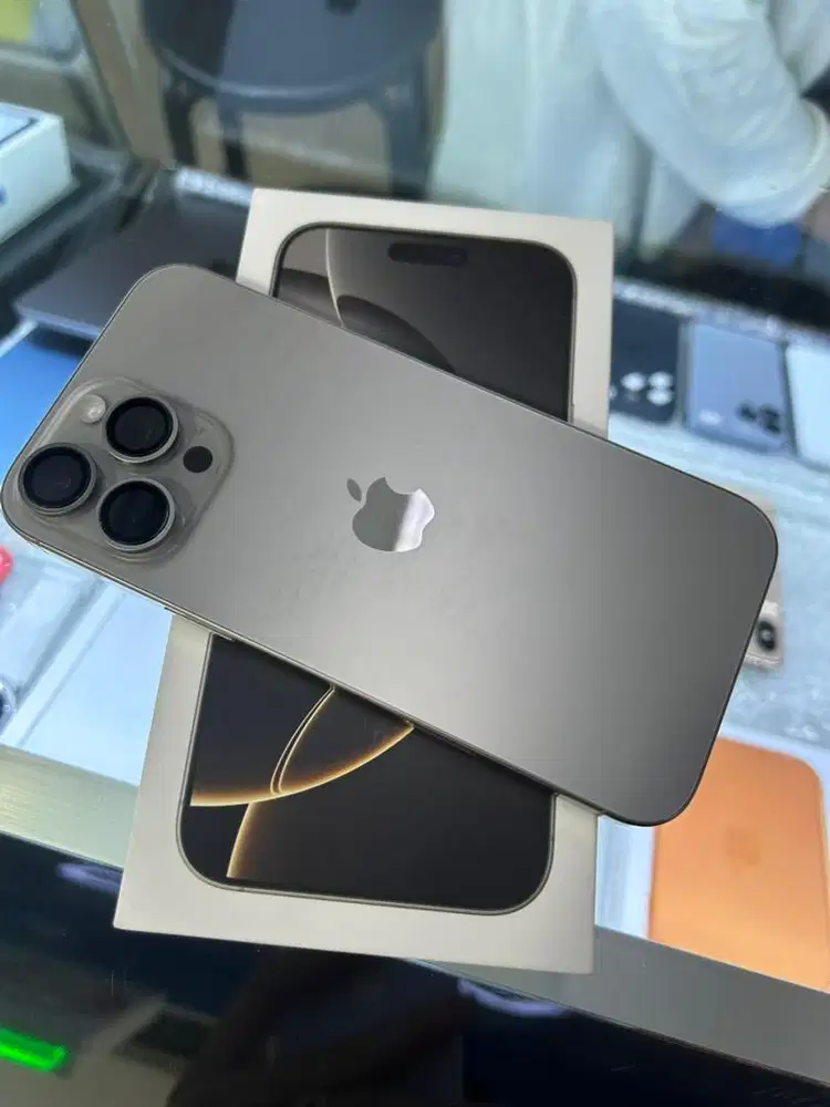 16 pro max 512 like new