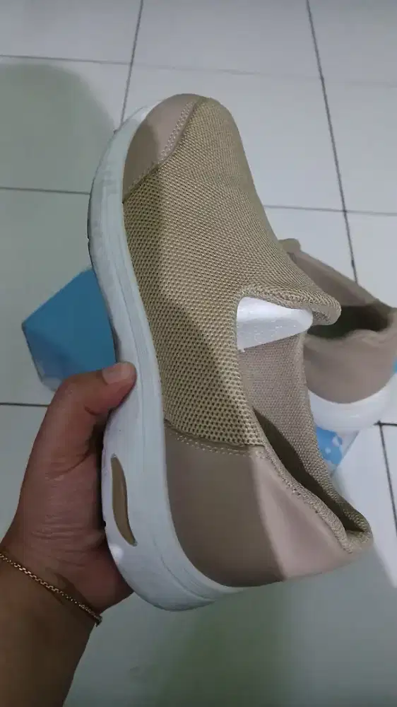 Sneakers yongki komaladi