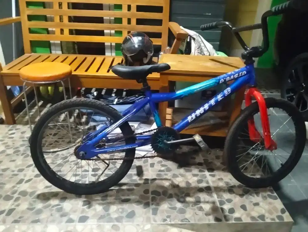 Sepeda BMX United D'based.