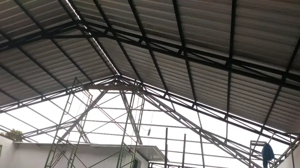 Atap rumah rangka baja ringan & besi