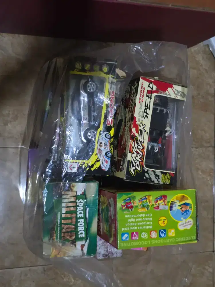 Borongan mainan sisa stock toko