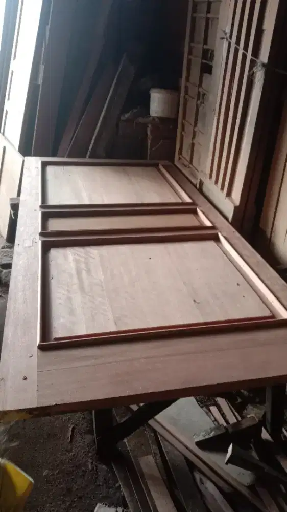 Kusen + pintu nya ready dari kayu bekas kamper oven berkualitas