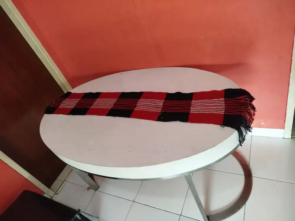 Meja oval serbaguna ukuran 140 cm