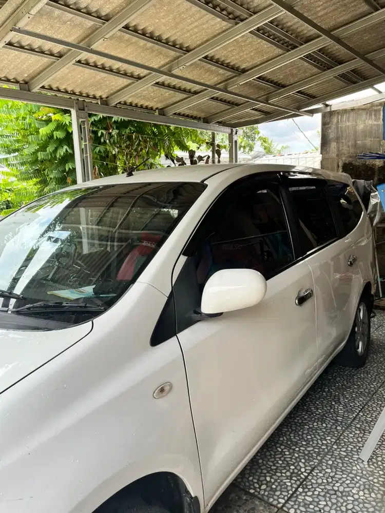 Nissan Grand livina 2012 Bensin