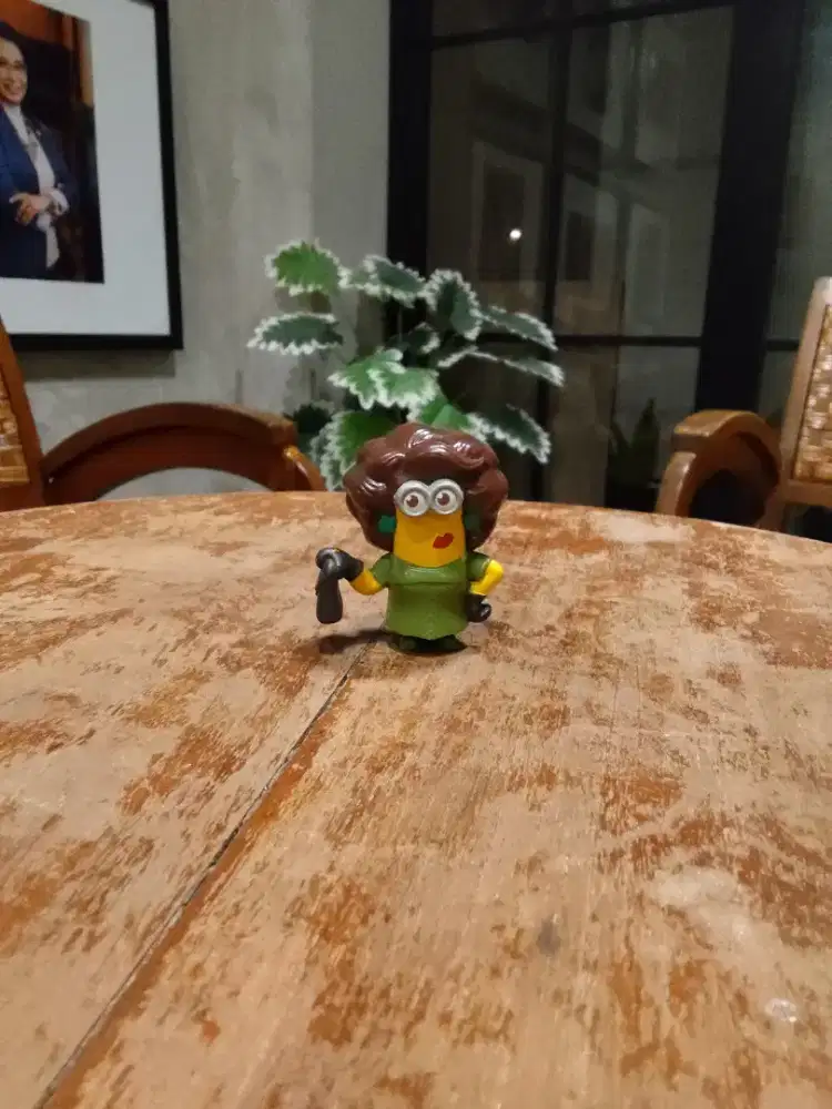 Mainan McDonald's Lady Minion - HSC 2025