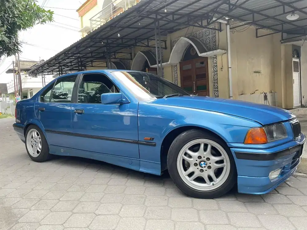 BMW E36 M43 Estoril Blue