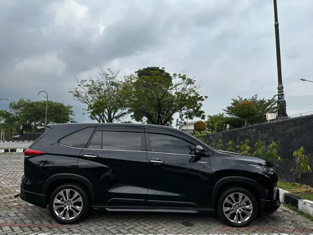 Terbaik Terawat Ter-IRIT Toyota Zenix Q HV CVT Modellista Hybrid-AT