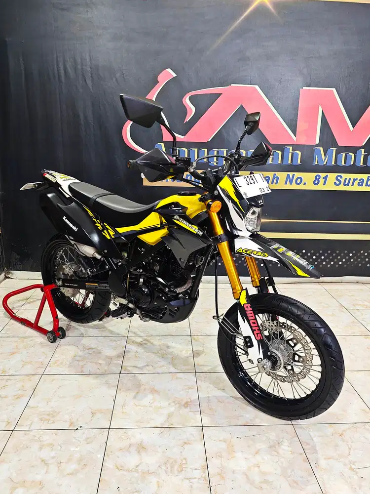 D-tracker SE 2019 low km dp.2,5jt istimewah. Anugerah motor rungkut