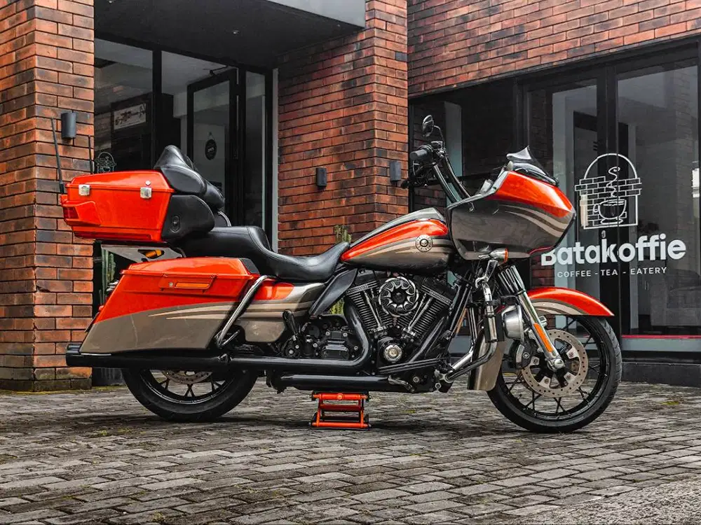 Harley Davidson Road Glide CVO Screaming Eagle 2013 FP TT