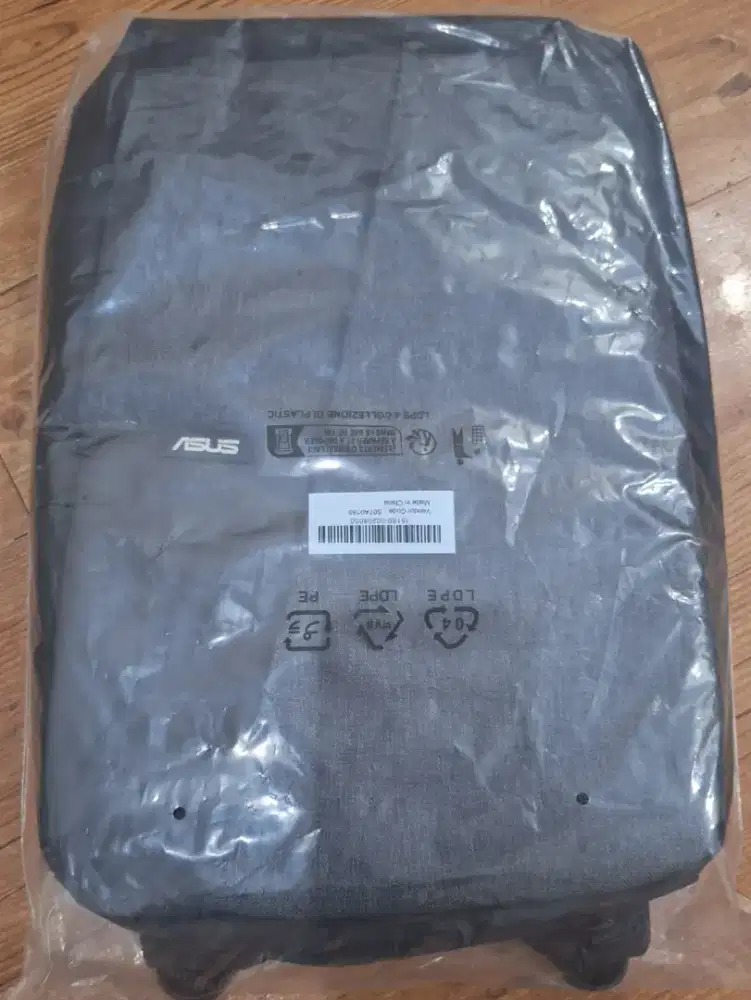 Tas asus bawaan dari laptop asus