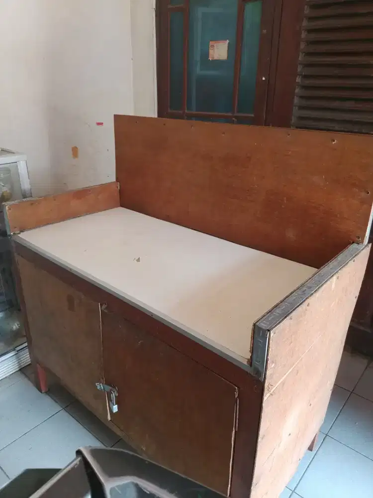 Meja bisa untuk jualan