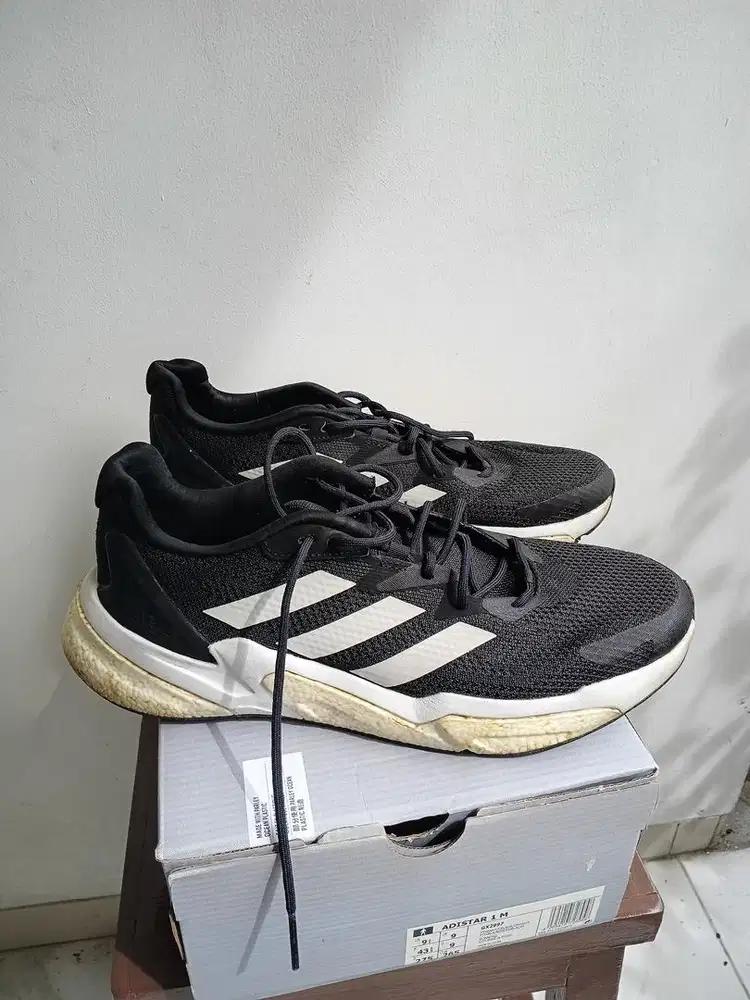 Sepatu Adidas (Tanpa Kardus)