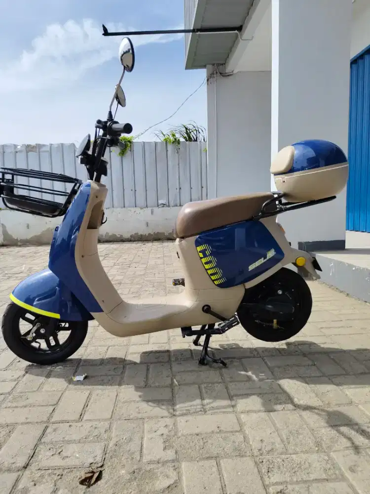 Sepeda listrik merk Selis Gemini