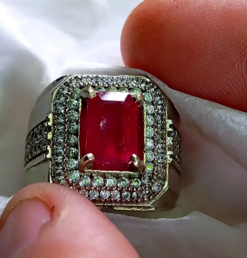 Red ruby memo warna pigeon blood