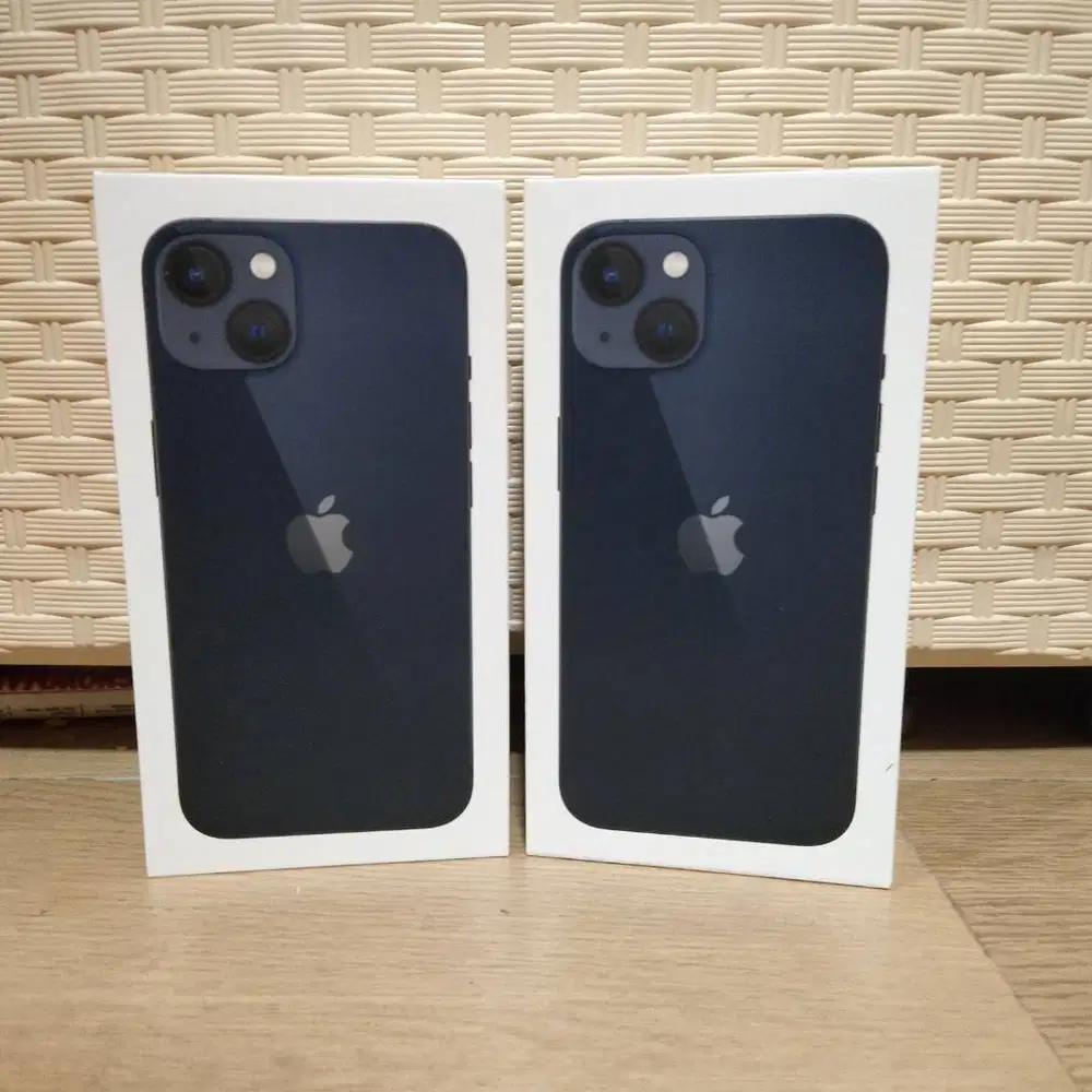 APPLE IPHONE 13 128 GB (MIDNIGHT BLUE)  BARU SEGEL DAPAT HADIAH