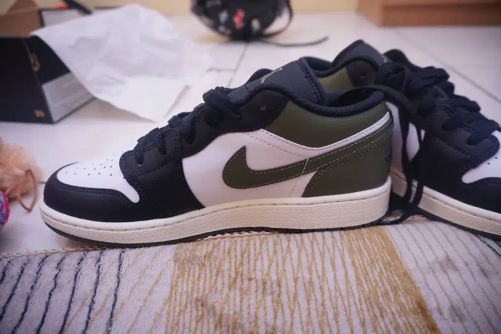 Nike Air Jordan 1 Low Boys Kondisi Baru Belum Pernah Dipakai