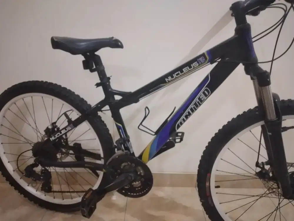 ((MTB))UNITED NUCLEUS XC77 BAN 26 INCH