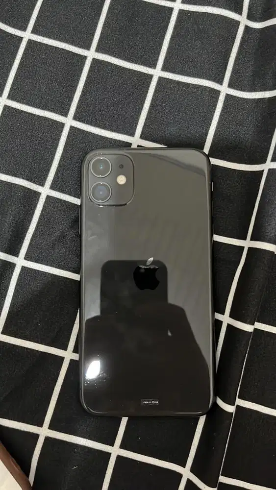 Ip 11 64 gb garansi ibox