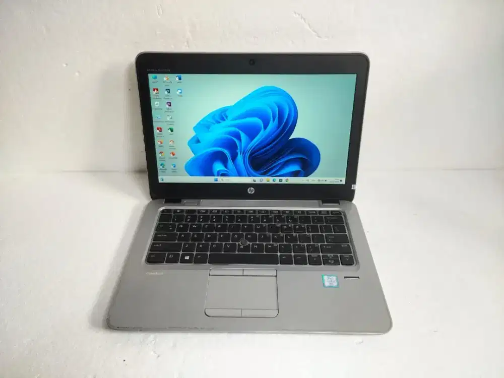 A1085 Laptop HP Elitebook 820-G3 Ram 8gb SSD 120gb core i7 gen6