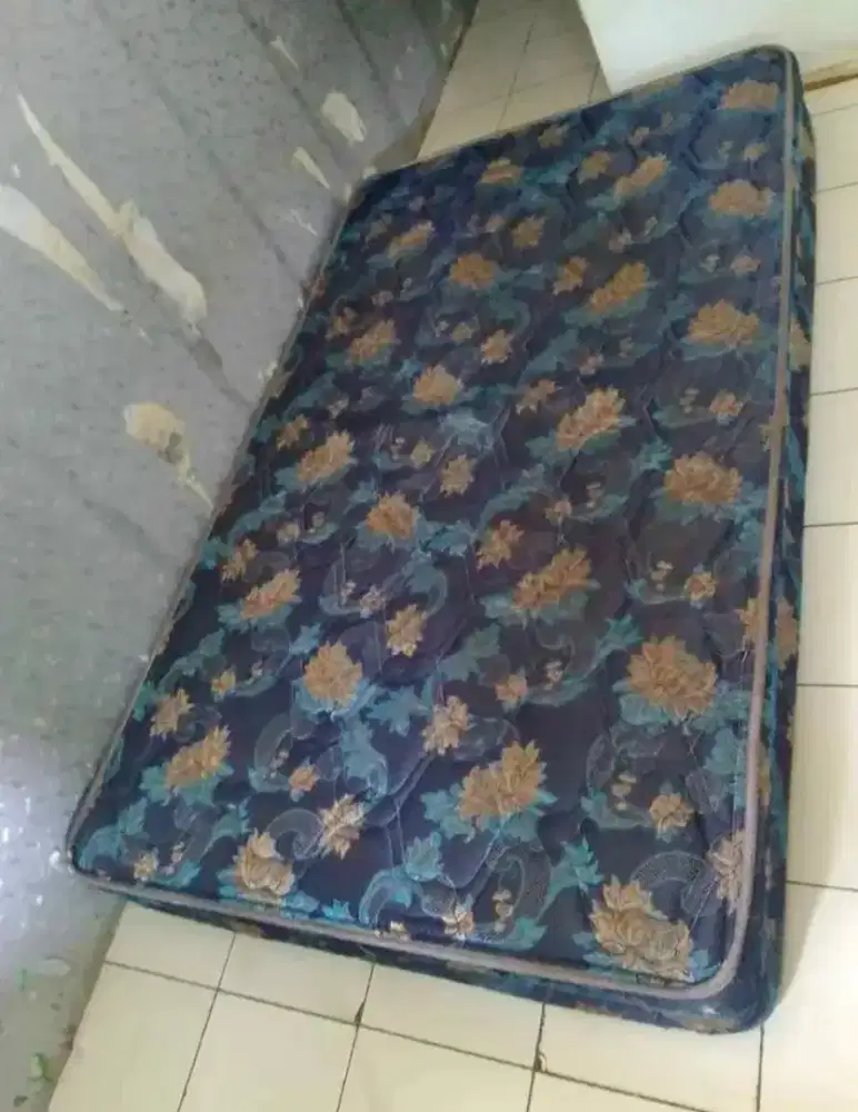 Kasur central spring bed