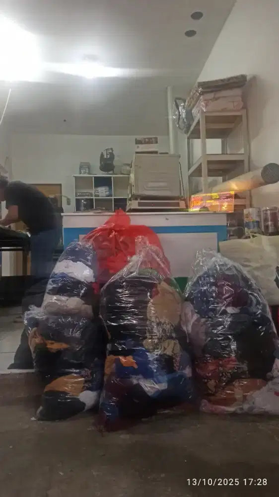 CARI KARYAWATI BERPENGALAMAN LAUNDRY SETRIKA UAP