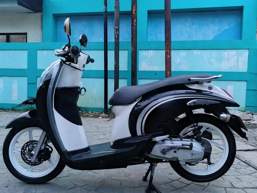 Honda Scoopy 2012 stater tokcer halus mulus terawat