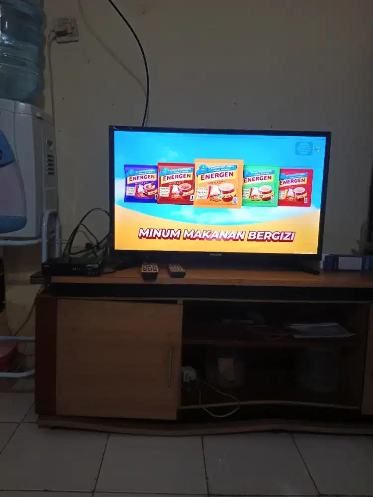 TV normal led Panasonic 32 inchi
