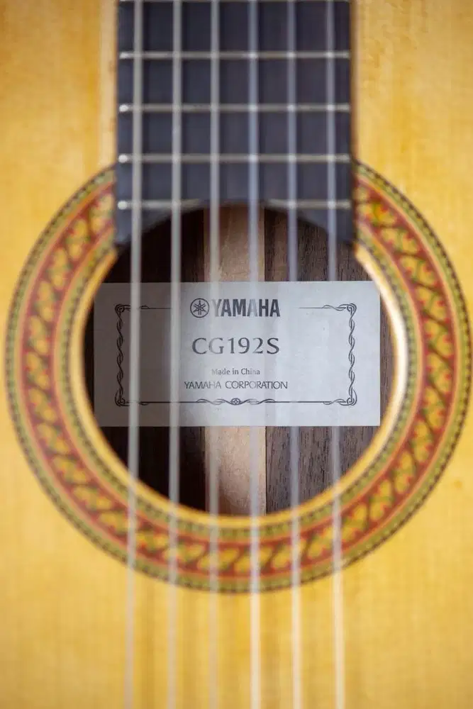 Yamaha CG192S (Classical Guitar 4/4 - French Polished Top)