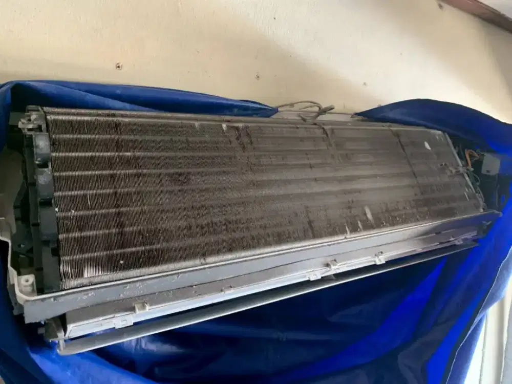 SERVICE AC PERBAIKAN DAN MAINTENANCE