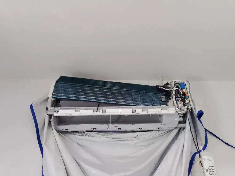 SERVICE AC PERBAIKAN DAN MAINTENANCE