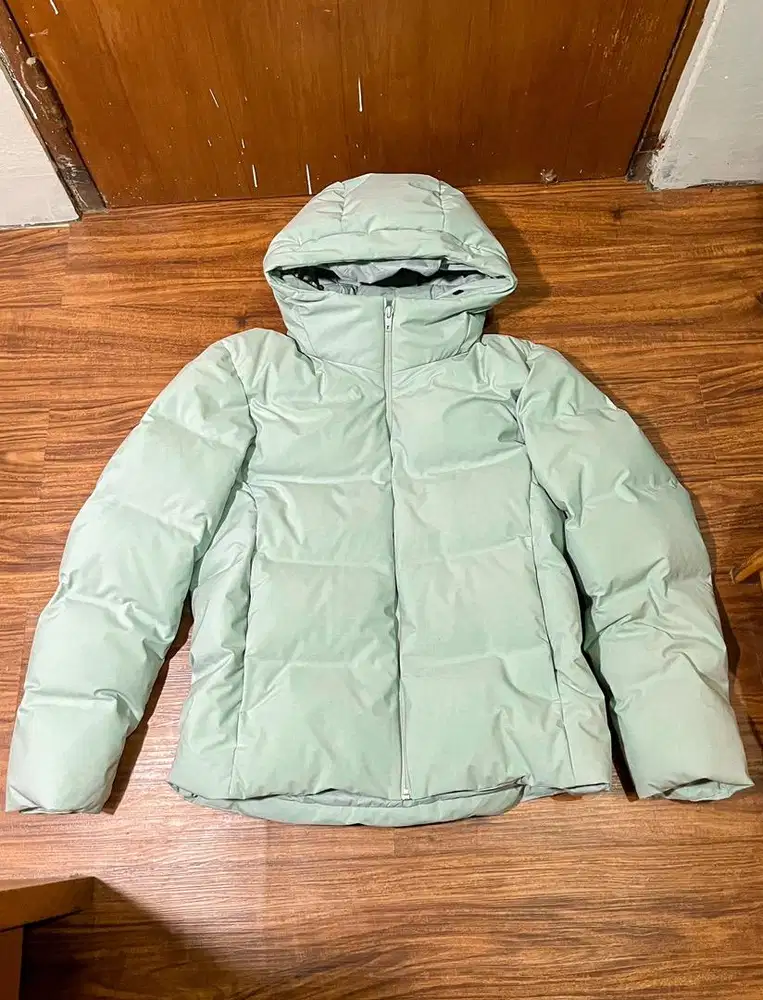 Uniqlo Puffer Jacket — Like New