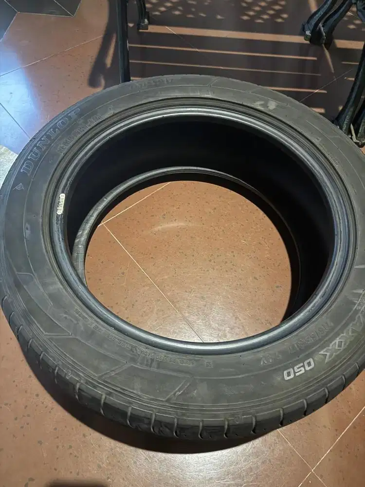 Ban Dunlop SportMaxx 215/55/R17 kondisi tebal