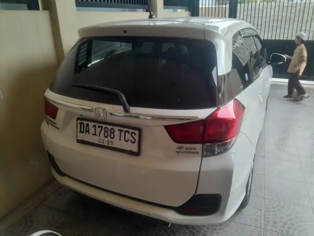 Honda mobilio E cvt thn 2017