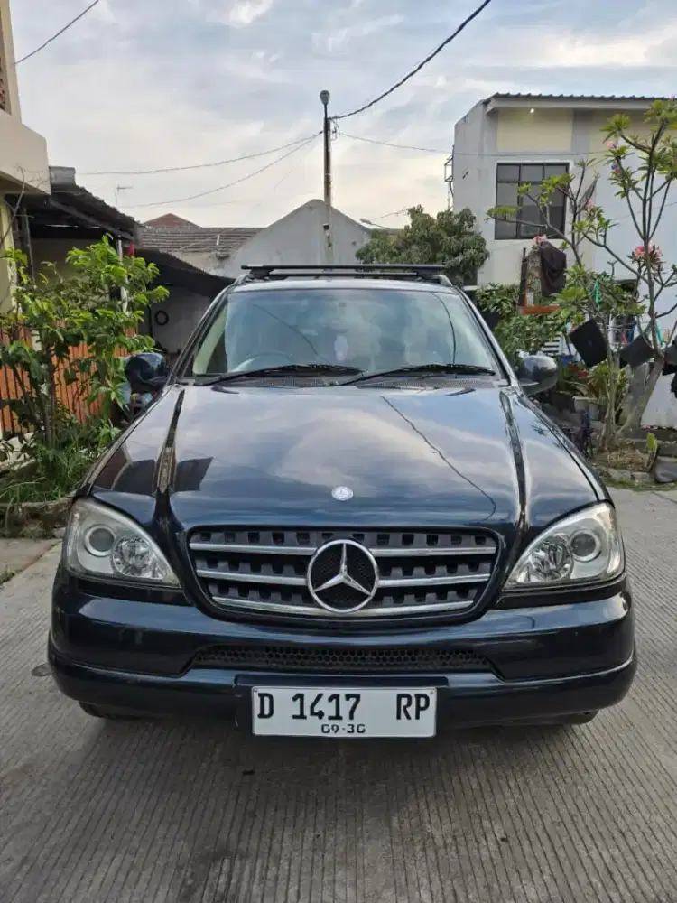 Mercedes Benz
Mercy ML320 Original pabrikan Th 2000 Very Low KM 104rb