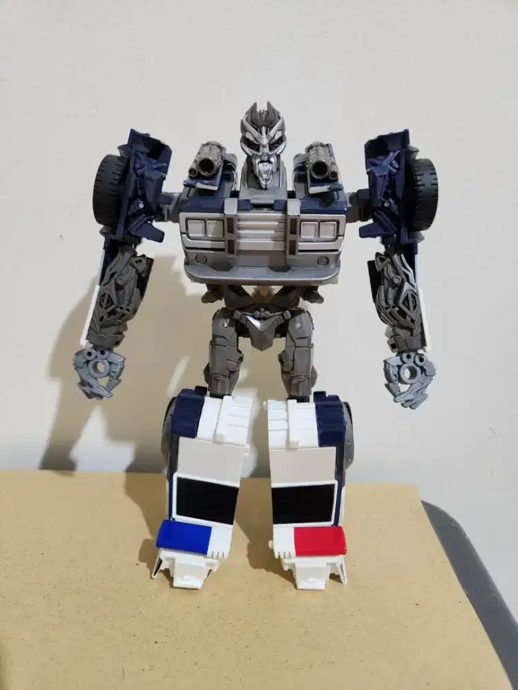 transformer barricade hasbro