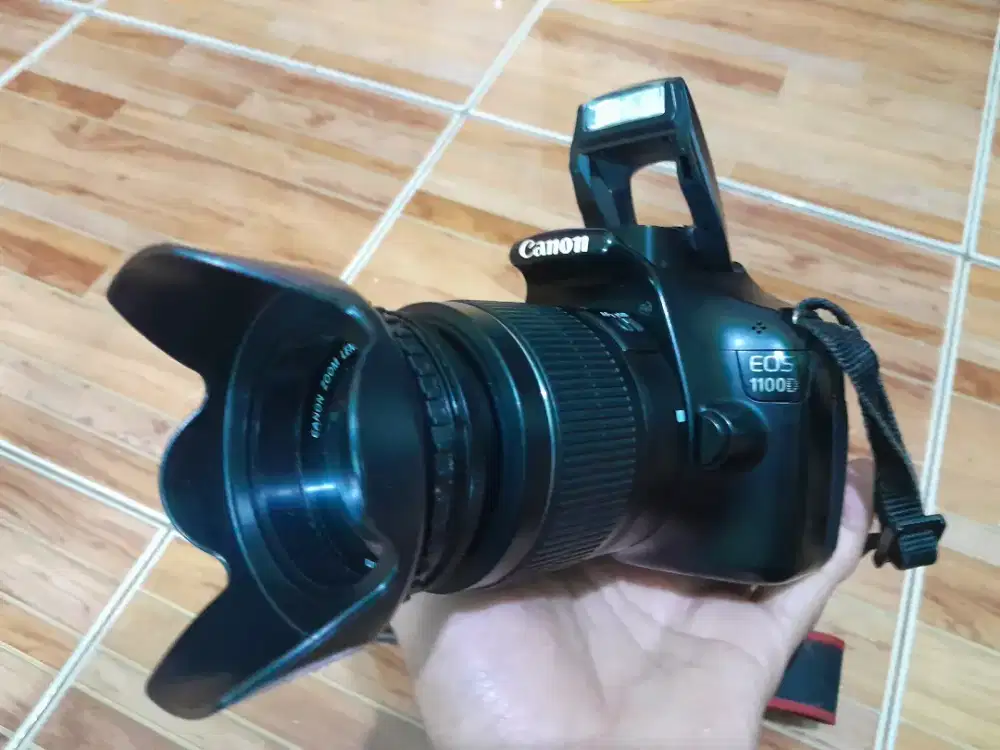 Kamera dslr Canon 1100D