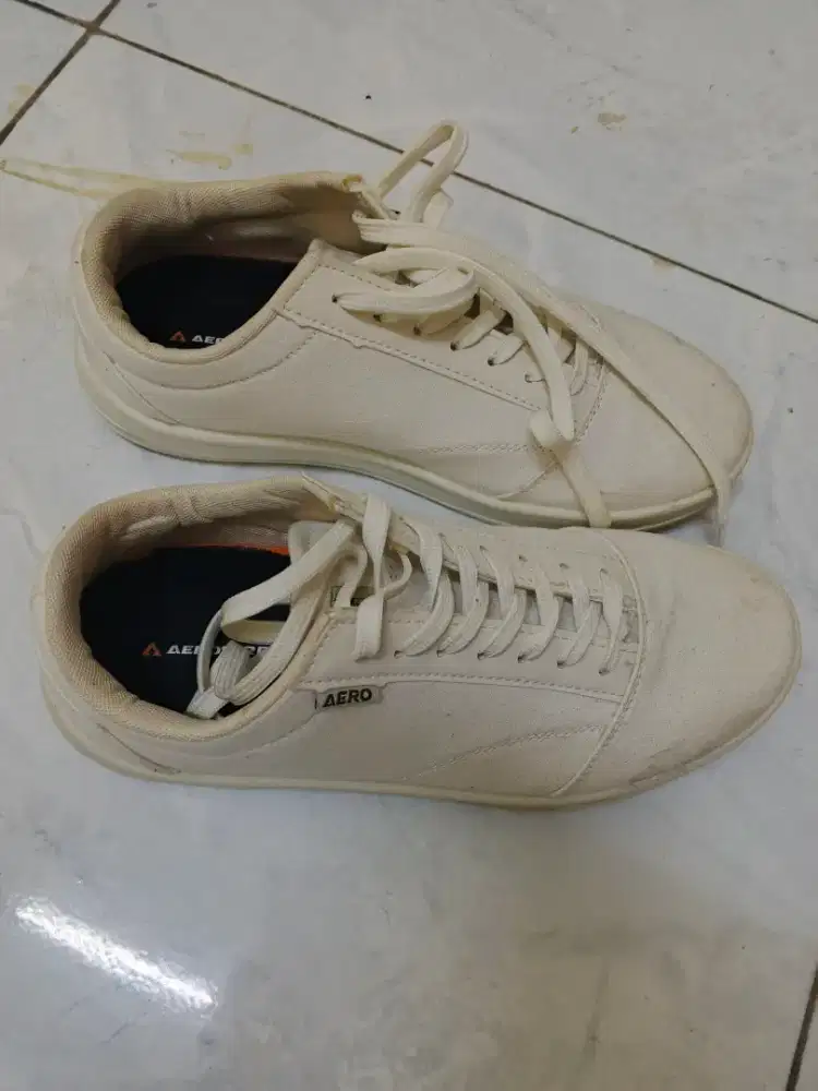 Jual sepatu alesan kegedean baru skli pake merek aero