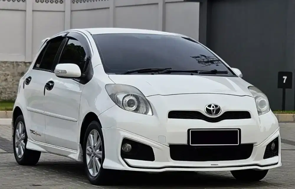 Toyota Yaris S MT 2013