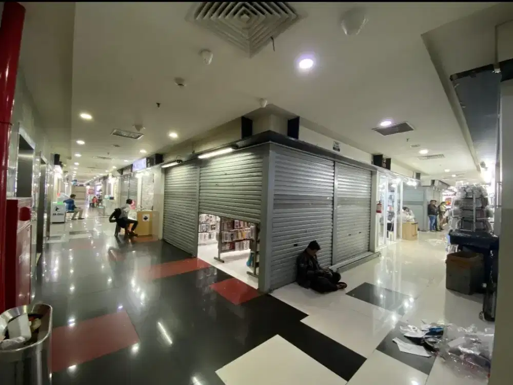 Dijual 2kios BEC lantai LUY 20m